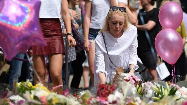 La place St Ann de Manchester est devenue le lieu de ralliement de la ville au lendemain de l'attentat.