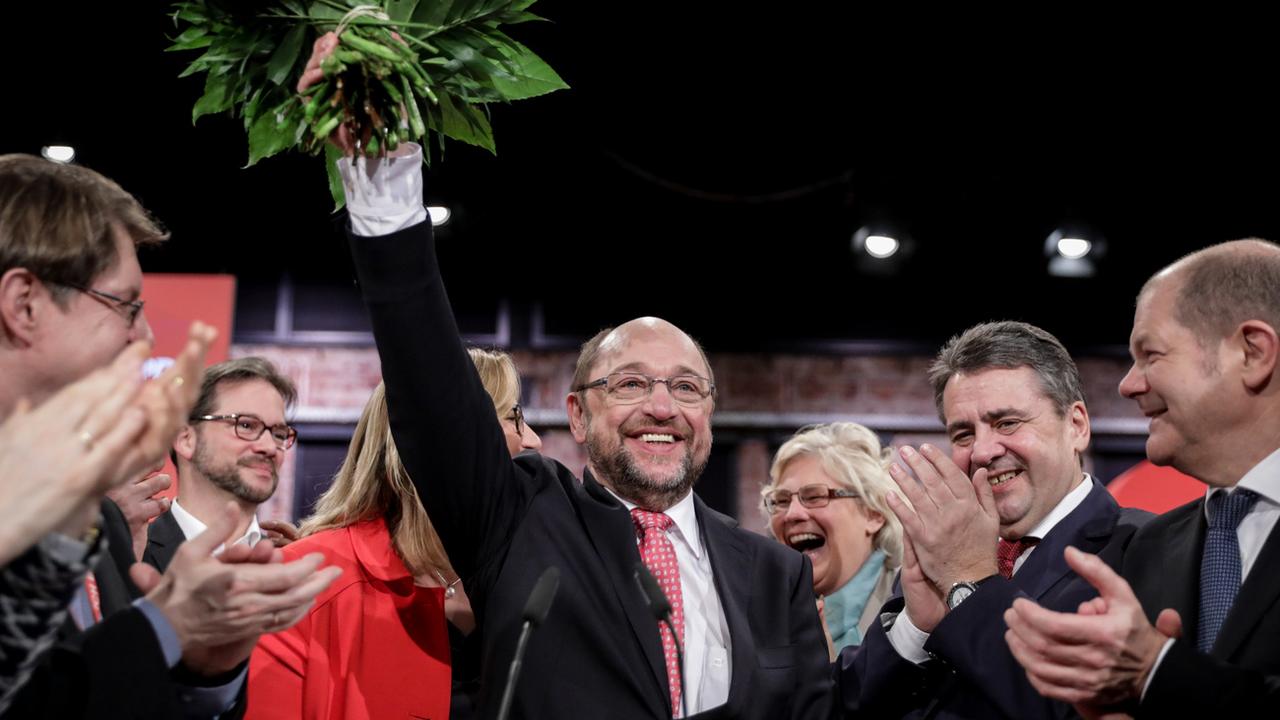 "Je veux devenir chancelier", a encore martelé Martin Schulz, à la suite à sa victoire à la tête du SPD. [Keystone - A3390/_KAY NIETFELD]