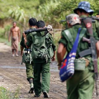 Une patrouille de l'armée birmane près de Maungdaw, dans l'Etat d'Arakan (31 août 2017). [Reuters - Soe Zeya Tun]