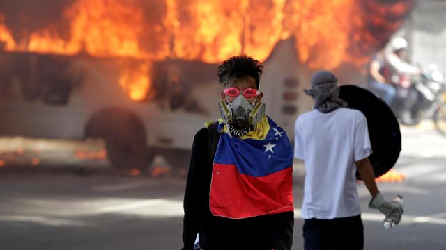 Des manifestants anti-Maduro à Caracas, le 13 mai 2017. [Reuters - Christian Veron]