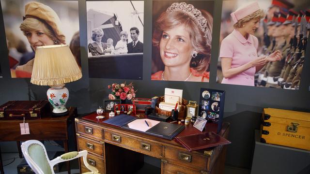 Le bureau personnel de la princesse de Galles, exposé à Londres cet été. [AFP - Tolga Akmen]