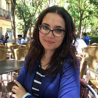 Raquel, jeune Espagnole de 28 ans, est diplômée mais ne décroche que des contrats de stages de formation. [RTS - Valérie Demon]