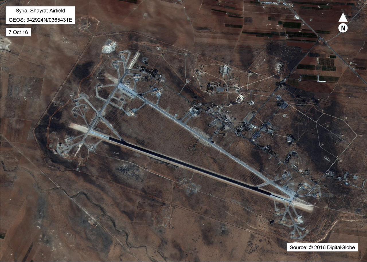 La base de Shayrat en Syrie, le 7 octobre 2016. [AP/Keystone - DigitalGlobe/US Department of Defense]