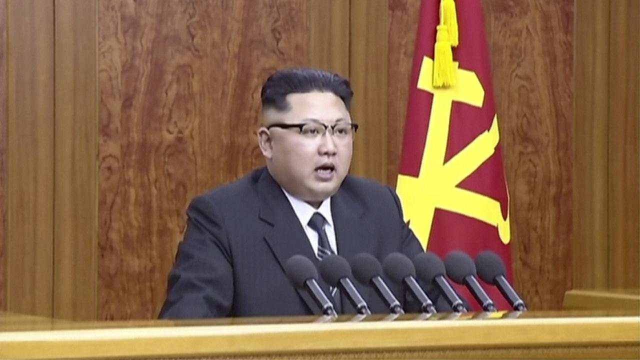Le chef de l'Etat nord-coréen Kim Jong-Un lors de son allocution télévisée. [Keystone - KRT via AP]
