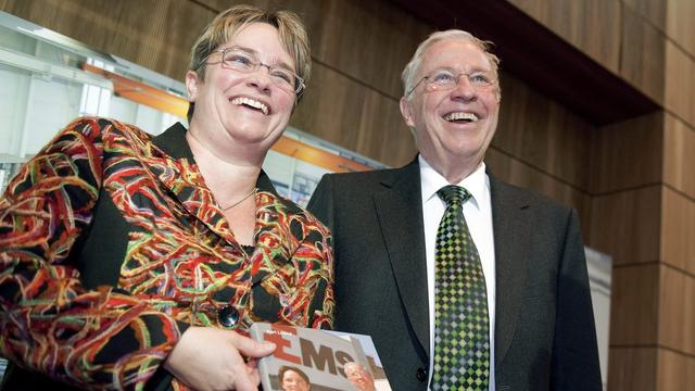 Magdalena Martullo-Blocher et Christoph Blocher réunis en 2011. [Keystone - Walter Bieri]