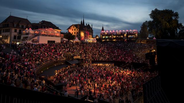 Une soirée de la 25e édition du festival Rock Oz'Arènes en 2016. [Keystone - Jean-Christophe Bott]