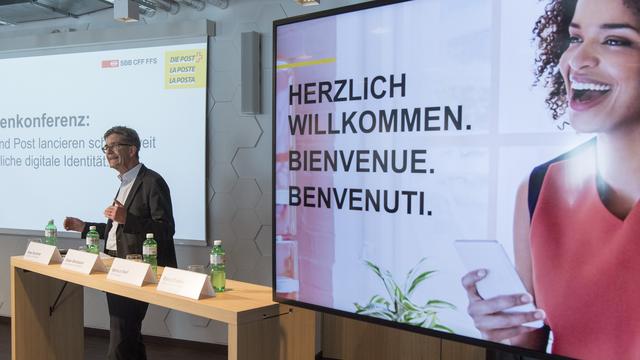 Peter Kummer des CFF lors de la conférence de presse de mardi à Berne. [Keystone - Lukas Lehmann]