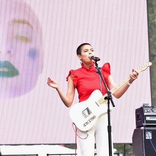 La chanteuse Miya Folick en 2016 sur la scène du Budweiser Made in America Festival. [AFP - Lisa Lake]
