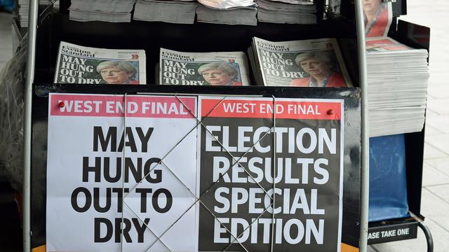 Theresa May "ignore le désastre" selon la presse britannique. [EPA/Keystone - Gerry Penny]