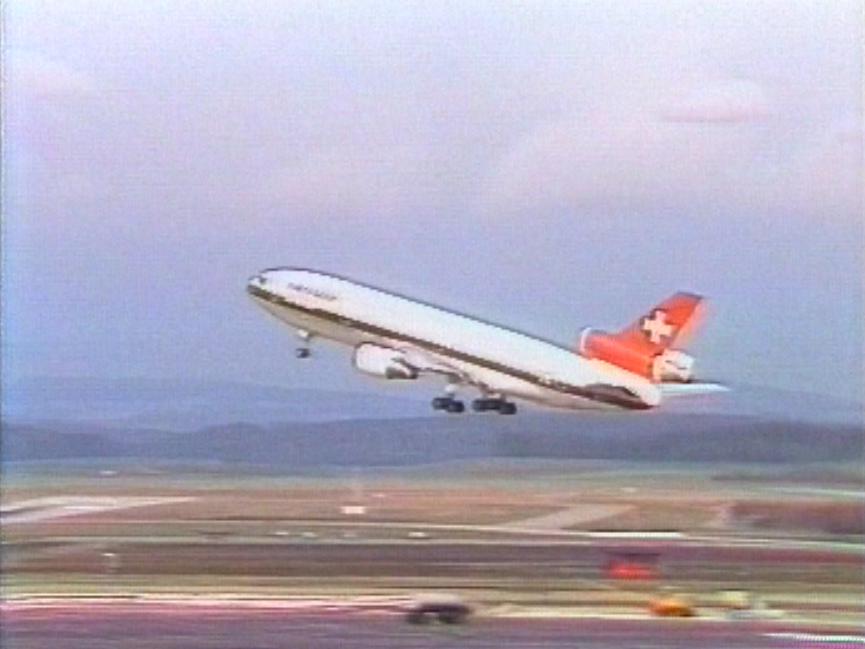 Avion de la compagnie Swissair au décollage. [RTS]