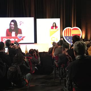 Meeting de Ciudadanos, parti anti-indépendantiste, et de la candidate Ines Arrimadas à Manresa. [RTS - Valérie Demon]