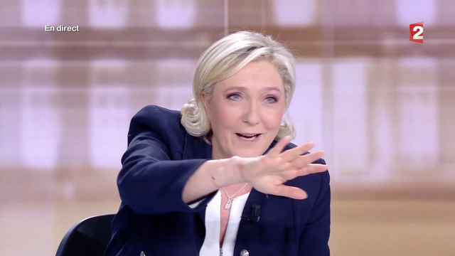 "Regardez, ils sont là..." L'étrange tirade de Marine Le Pen.