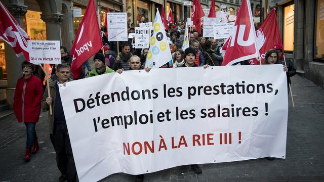 Manifestations contre la RIE III en octobre dernier (image prétexte). [keystone - Jean-Christophe Bott]