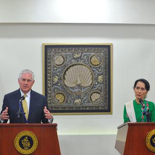 Le secrétaire d'Etat américain Rex Tillerson et la dirigeante birmane Aung San Suu Kyi, le 15 novembre 2017. [AFP - Aung Htet]