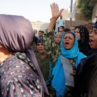 Des égyptiens manifestent contre le président Abdel Fattah al-Sisi durant les funérailles de l'habitant de l'île al-Warraq. [Reuters - Amr Dalsh]