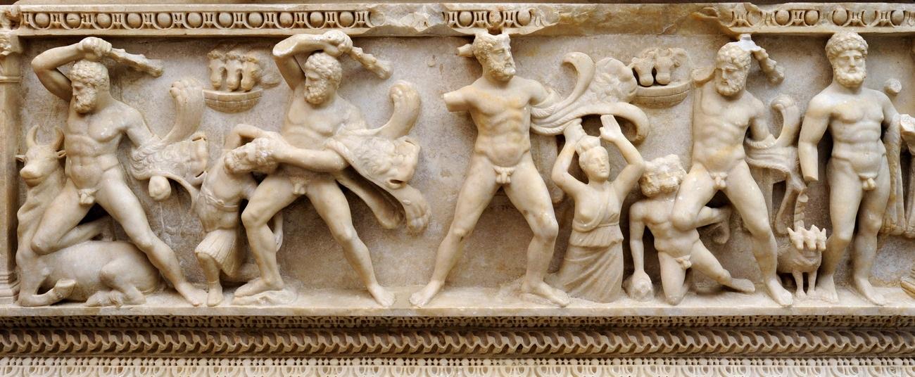 Le sarcophage romain séquestré aux Ports Francs de Genève proviendrait des ateliers de la cite antique de Dokimeion, dans l'actuelle région d'Antalya, en Turquie. [Keystone - KEYSTONE/POUVOIR JUDICIAIRE GE]