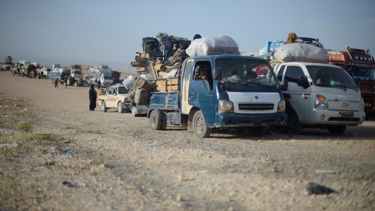 Des habitants fuient Raqa avant les combats. [AFP - Huseyin Nasir]