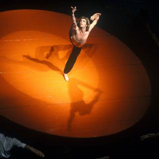 Jorge Donn, le danseur fétiche de Maurice Béjart, dans "Le Boléro", à Rome, en 1980. [AFP - ALESSIO BUCCAFUSCA]