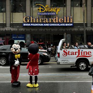 es personnages de Disney sur Hollywood Boulevard. [AFP - Mark RALSTON]