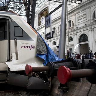 Le train a heurté la fin de la voie dans la gare de France, en plein centre historique de Barcelone. [EPA/Keystone - Quique Garcia]