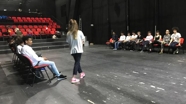 Le théâtre de Vidy ouvre ses portes aux jeunes migrants non-accompagnés. [RTS - Sophie Iselin]