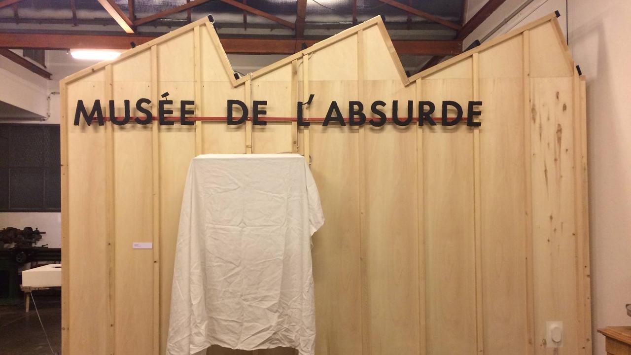 Le Musée de l'Absurde. [facebook.com/Musée-de-lAbsurde]