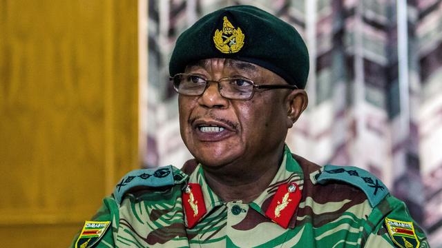 Le général Constantino Chiwenga a-t-il informé Pékin de ses intentions? [AFP - Jekesai Njikizana]