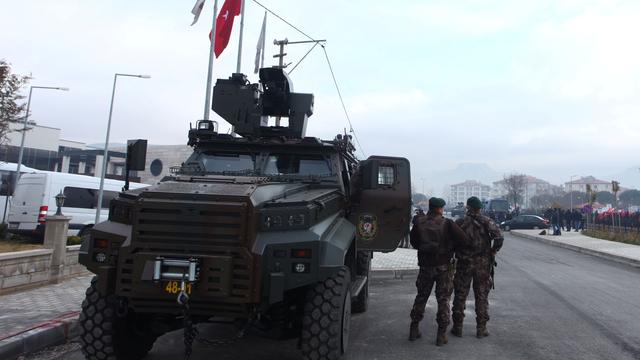 Les forces de l'ordre surveillent le tribunal où sont jugés 47 prévenus, accusés d'avoir tenté d'assassiner Recep Tayyip Erdogan lors du putsch du 15 juillet 2016. [Reuters - Kenan Gurbuz]