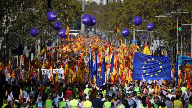 Une manifestation pour l'unité de l'Espagne a commencé à Barcelone. [AFP - Luis Gene]