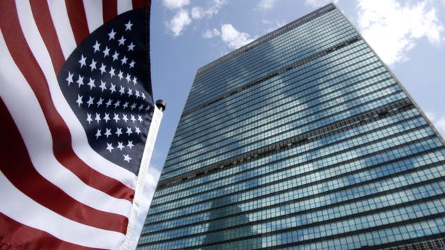 20070929 - NEW YORK, USA: Illustration picture shows an American flag and the United Nations headquarters, Saturday 29 September 2007 in New York. Leaders and diplomats from around the world are in New York City for the United Nations yearly General Assembly.
BELGA PHOTO BENOIT DOPPAGNE
BENOIT DOPPAGNE / BELGA MAG / BELGA [BELGA MAG - BENOIT DOPPAGNE]