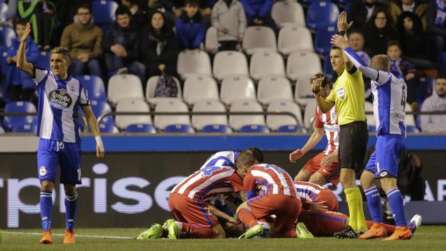 Grosse frayeur pour Fernando Torres. [Miguel Vidal]