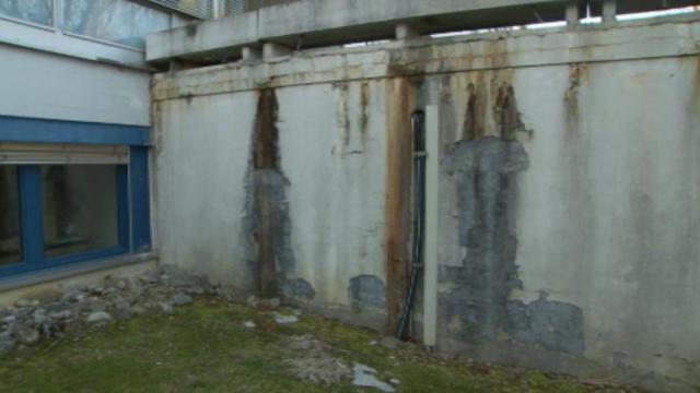 Une façade de l'Hôpital de La Chaux-de-Fonds. [RTS]