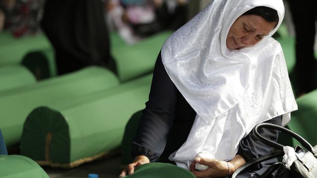 Hommages à de nouvelles victimes identifiées du massacre de Srebrenica, 09.07.2017. [AP/Keystone - Amel Emric]