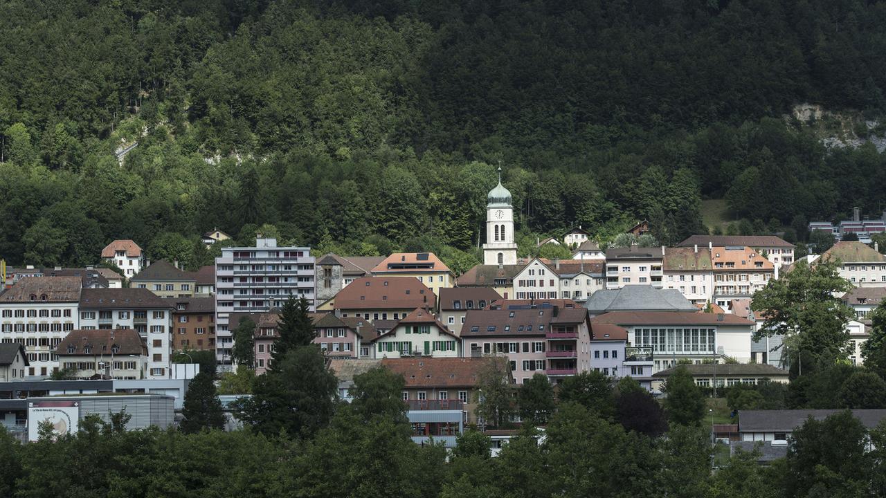 Une vue de Saint-Imier, dans le Jura bernois. [Keystone - Christian Beutler]