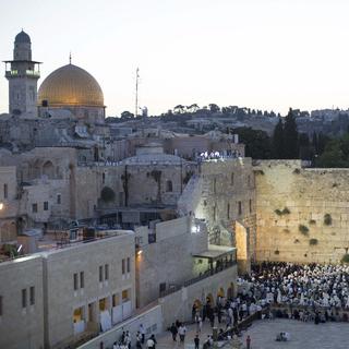La vieille ville de Jérusalem, avec le Mur des Lamentations et la mosquée du Rocher. [Keystone - Abir Sultan]