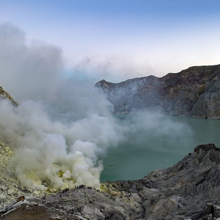 Le volcan Agung (qui signifie montagne sacrée) serait le centre du monde et la demeure des dieux. [Fotolia - Andrea Izzotti]