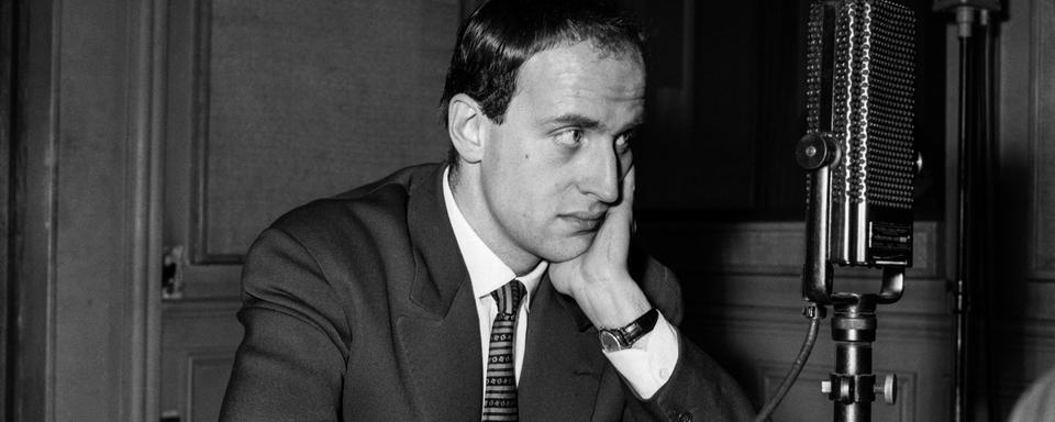 Boris Vian lors de l'enregistrement de l'émission radiophonique "Bonsoir l'Europe, ici Paris".
Louis Joyeux/Ina
AFP [Louis Joyeux/Ina]