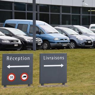 Le Jura veut réduire la taille des parkings dans les zones industrielles. [RTS - Gaël Klein]