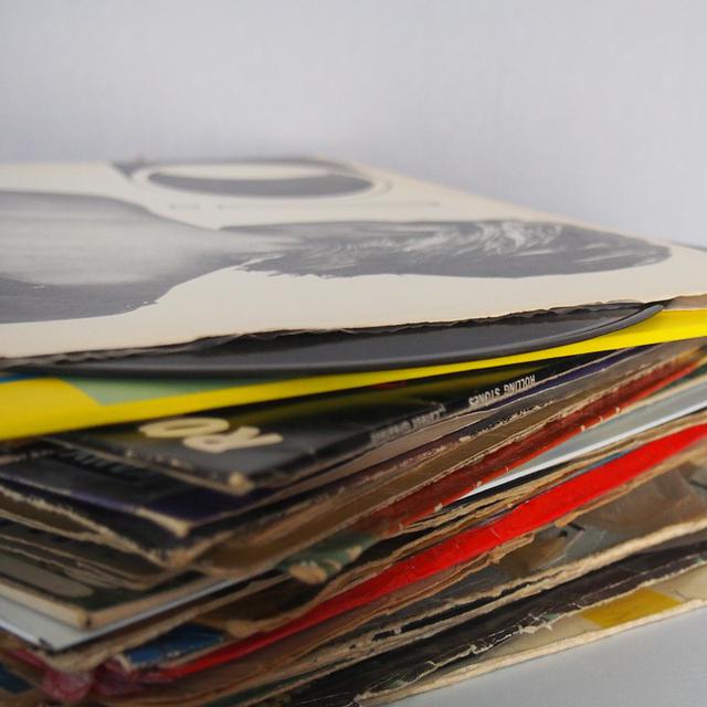 Des pochettes de disques. [Pixabay]