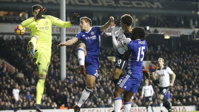 Chelsea finit par tomber. Dele Alli a été le grand artisan du succès londonien en marquant les 2 buts. [Alastair Grant.]