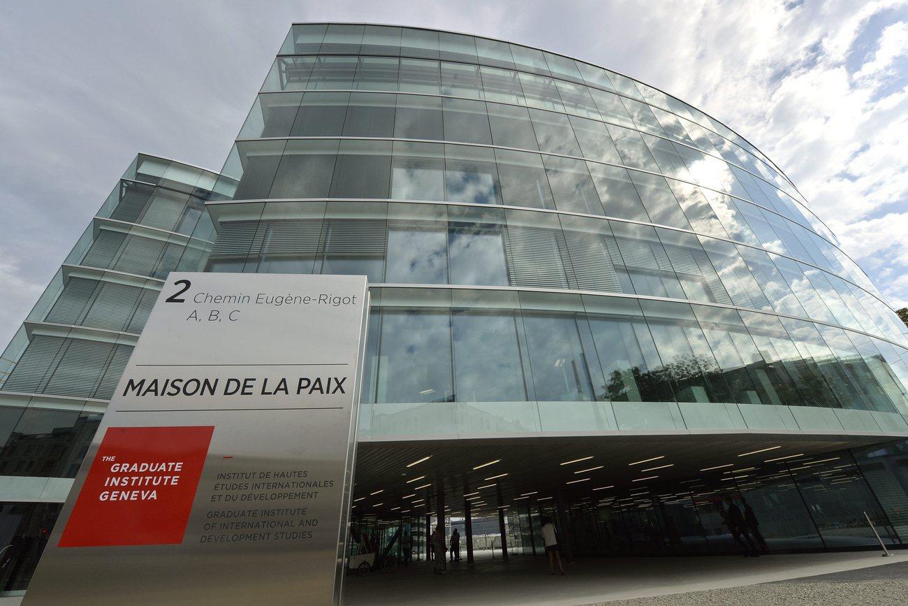 La maison de la Paix, à Genève, abrite l'Institut de hautes études internationales et du développement (IHEID). [keystone - Martial Trezzini]