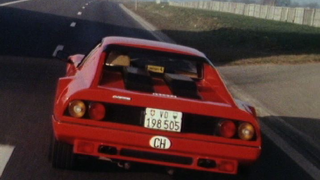 Une voiture Ferrari dans la campagne vaudoise en 1990. [RTS]
