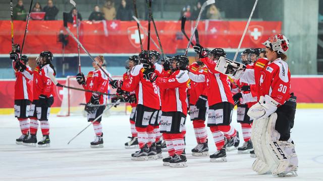 L'équipe de Suisse après la victoire contre la Norvège. [Eddy Risch]