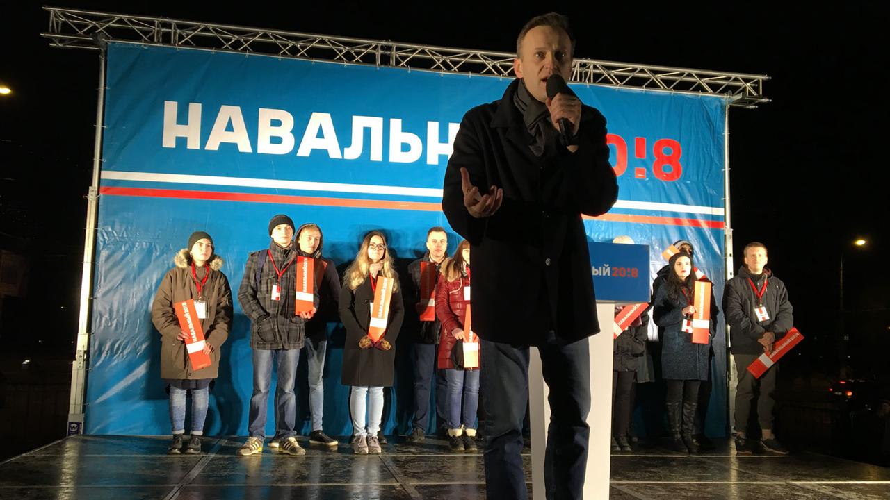 Alexeï Navalny en meeting à Volgograd. [RTS - Isabelle Cornaz]
