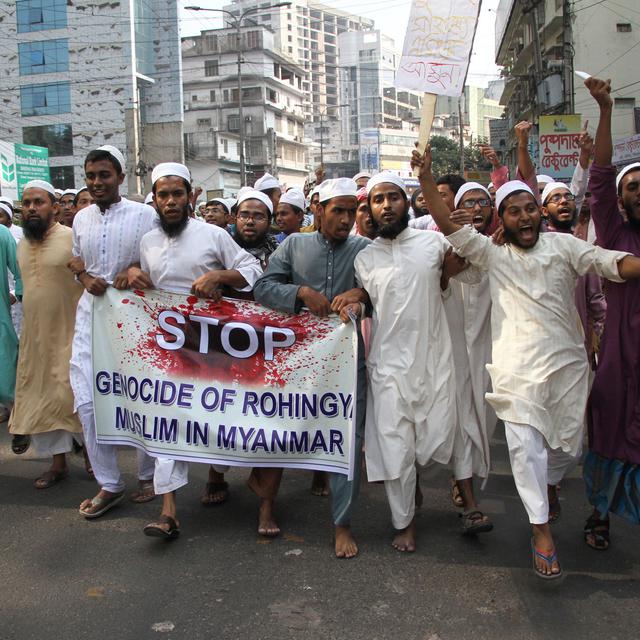 Des activistes protestent contre le génocide des Rohingyas musulmans en Birmanie. [NurPhoto/AFP - Rehman Asad]