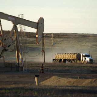 Puits de pétrole dans le Dakota du Nord. [rEUTERS - Andrew Cullen]