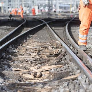 Près de 700 km de rails devraient être rénovés, selon le Tages-Anzeiger. [keystone - Urs Flueeler]