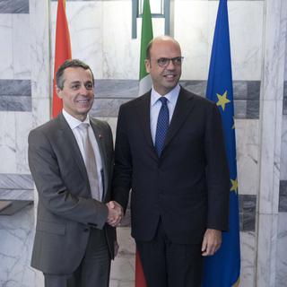 Ignazio Cassis (à gauche) et son homologue italien Angeliono Alfano, ce 21 novembre 2017. [AmbasciatadiSvizzera]