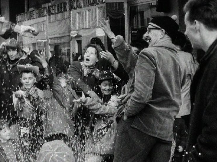 Le carnaval de Bienne en 1964. [RTS]