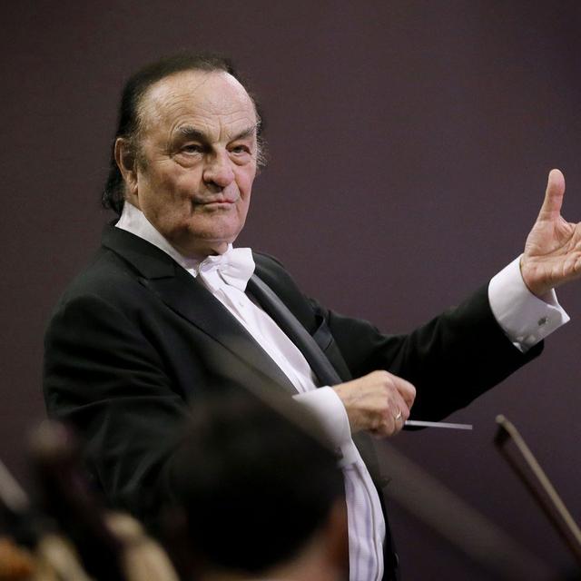 Charles Dutoit en concert à Bucarest, 12.09.2017. [EPA/Keystone - Robert Ghement]